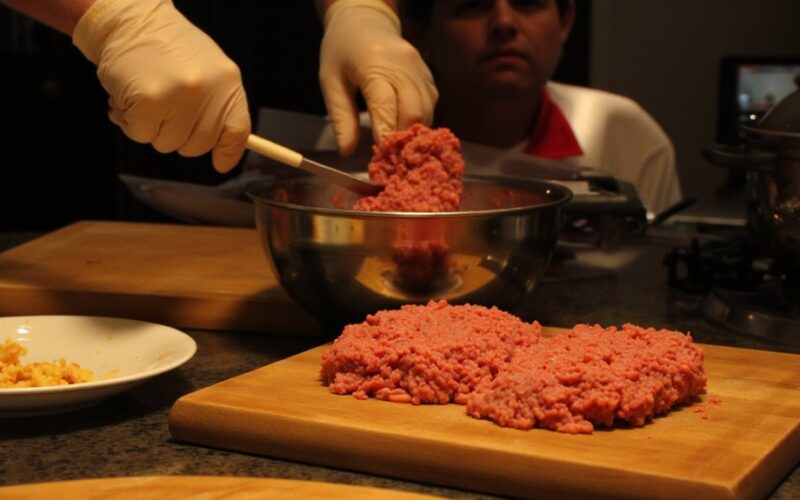 avoid hand mixing minced meat for cutlets