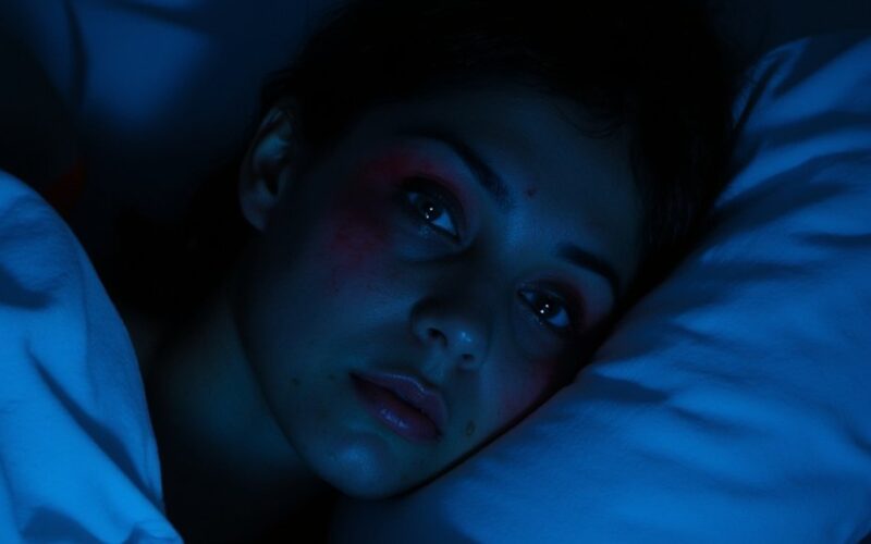 eyelash oil bedtime harmful beauty