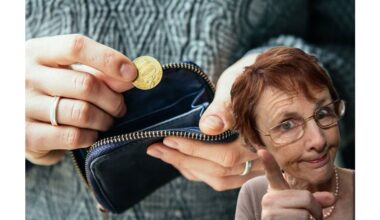 neighbor discards wallet regrets