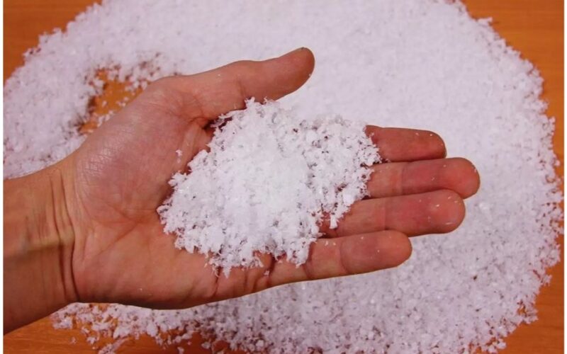 quick diy winter snowglobe