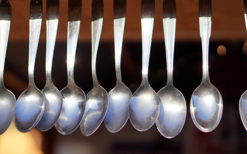 shiny cutlery cleaning and polishing
