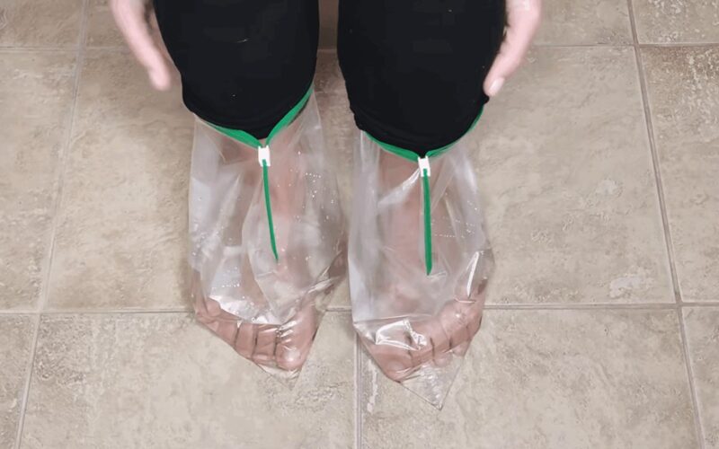 plastic bags soothe tired heels