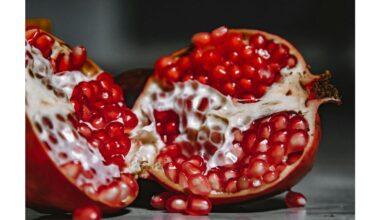 pomegranate seeds without splatter