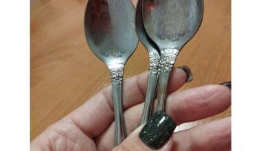 spoon clinks signals guests