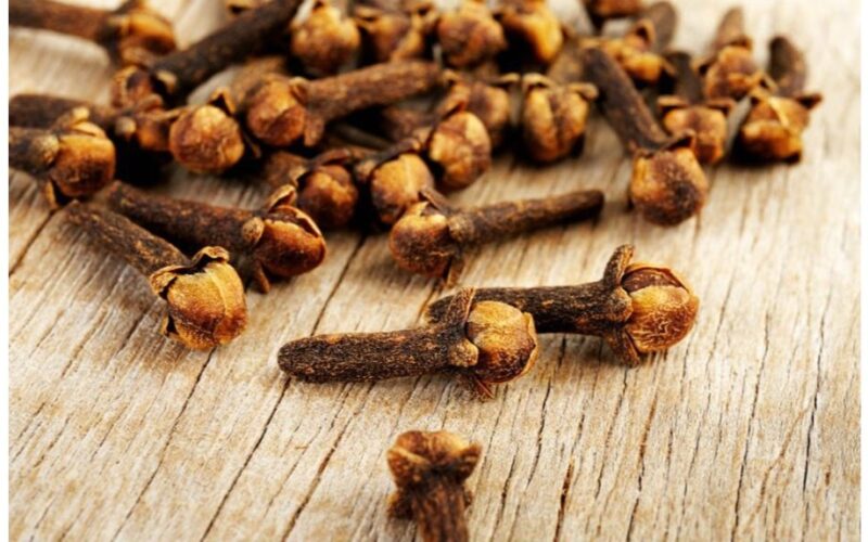 svievaliai skleisti atbaido vabzdžius