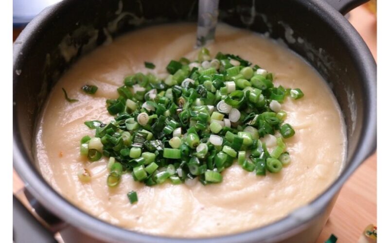 delicate forty minute pea puree