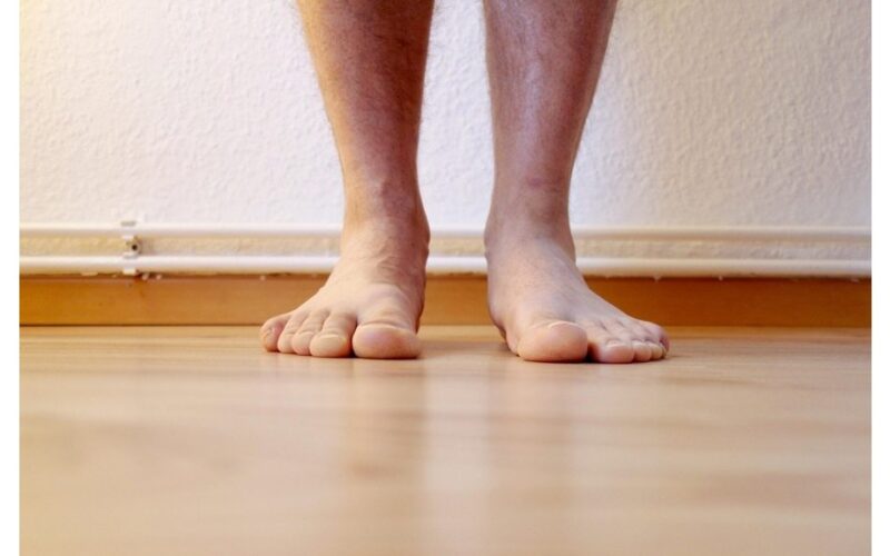 kojos šiltos be kilimėlių