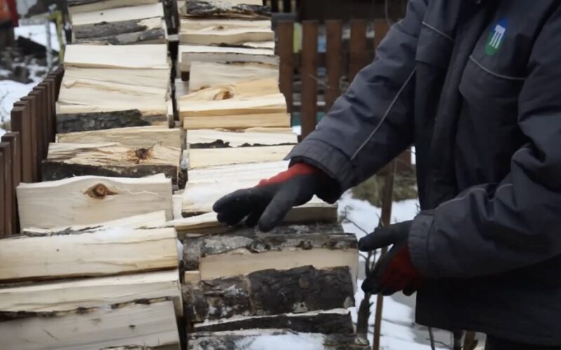 senelio drėgnas malkų žiebtuvėlis