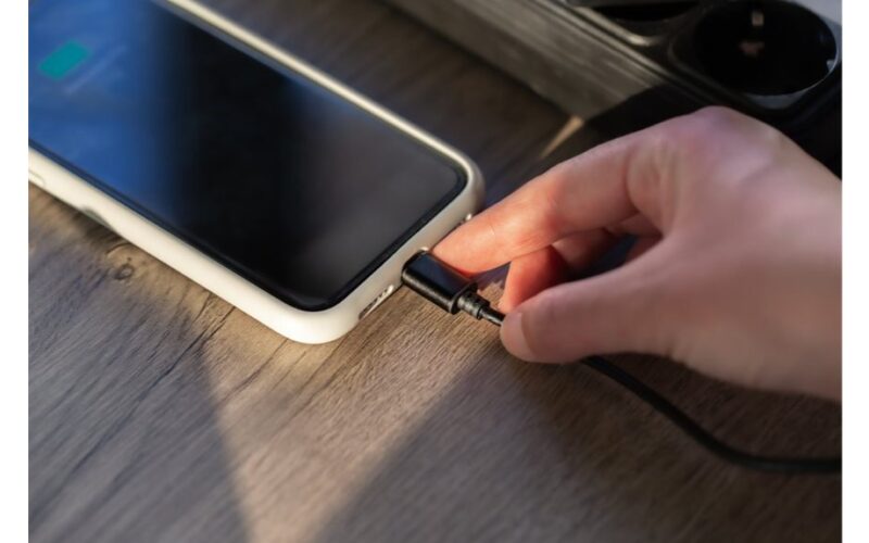 aš neužsikroviau telefono prie lovos