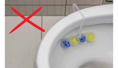 Aš neteisingai pakabinau tualeto bakelį