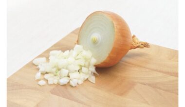 nebemaišykite svogūnų verksmo