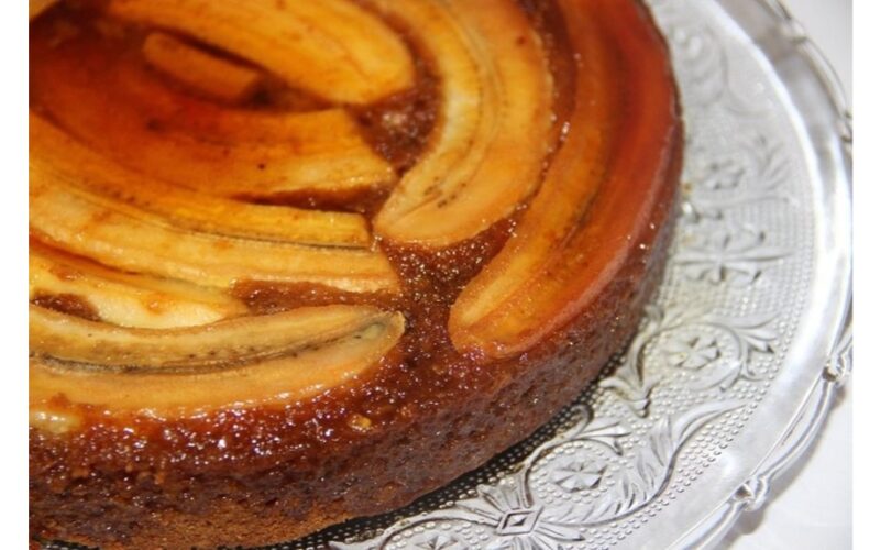 simple crowd pleasing banana slabcake