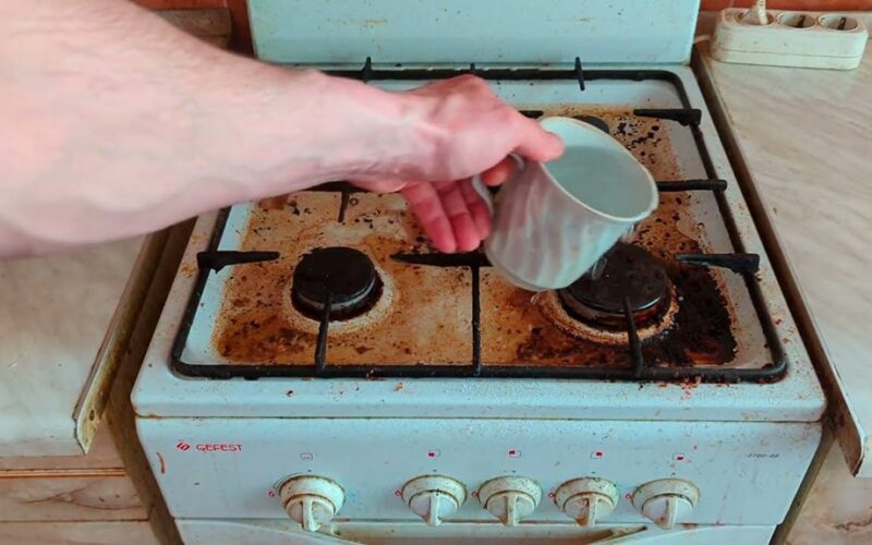 viryklė nepriekaištingai švari be cheminių medžiagų