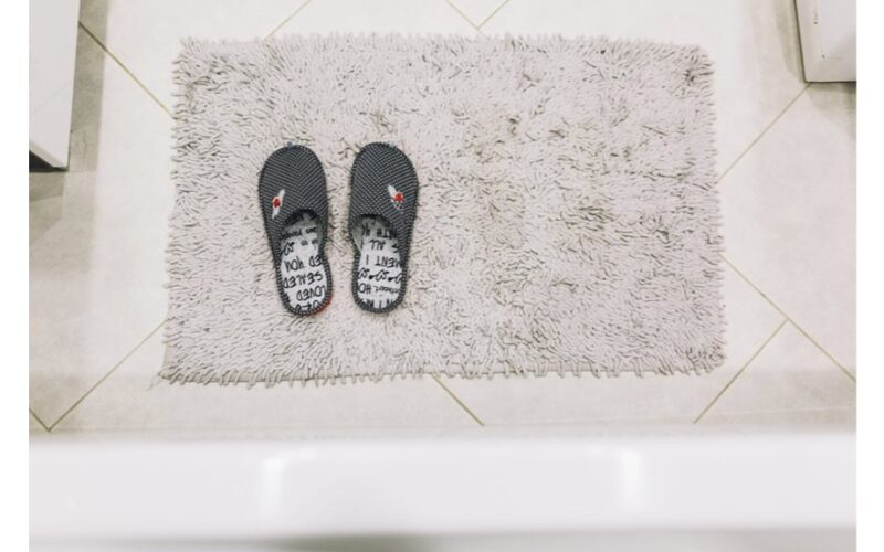 maniau, kad tai kvailystė šviežiai kvepiantis vonios kilimėlis