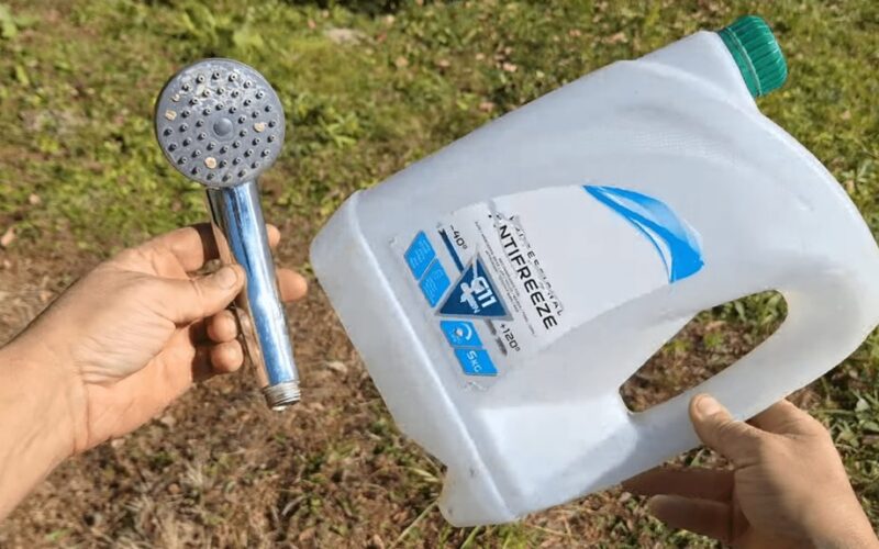 perdirbtas benzino kanistro vandens tiektuvas