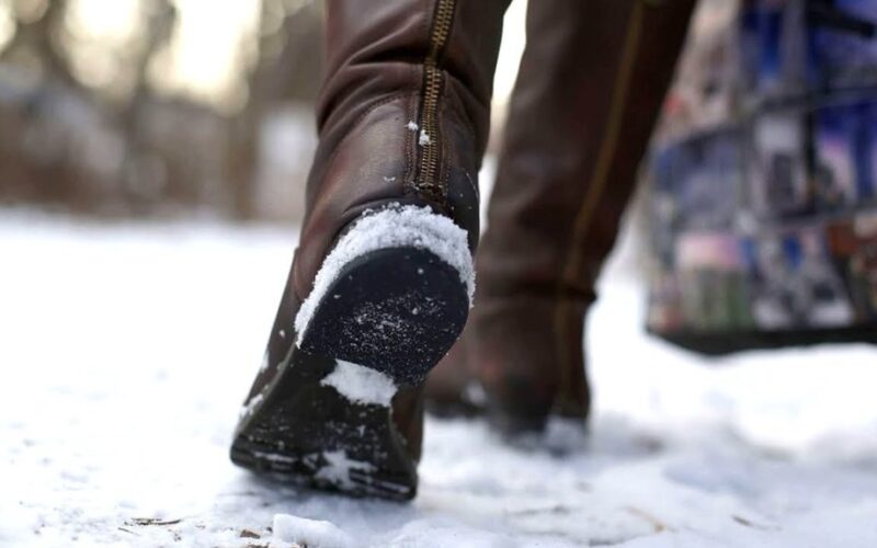 80 metų močiutės kojų šildytuvas