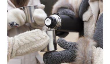 venkite karštų gėrimų lauke