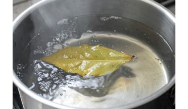 Lauro lapas pagerina bulvių skonį