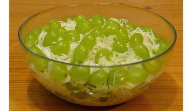 kopūstų ir vynuogių salotos