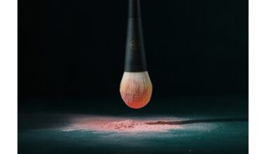 reguliariai valykite makiažo šepetėlius