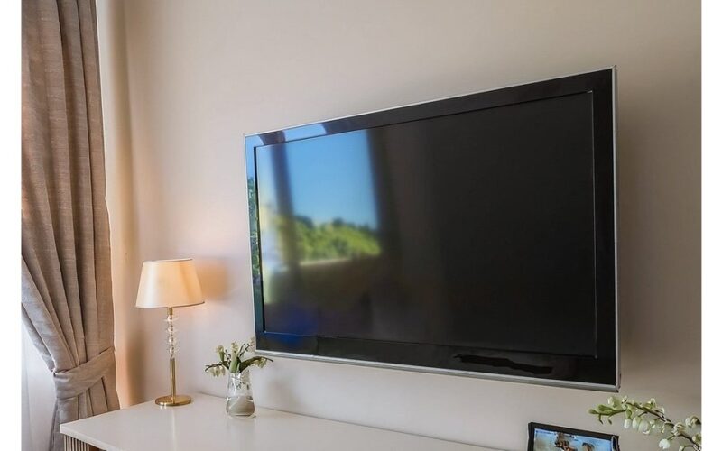 Valykite televizorių ir monitorių ekranus