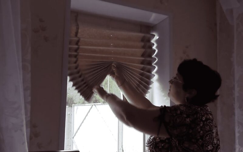 diy akordeono stiliaus audinio žaliuzės