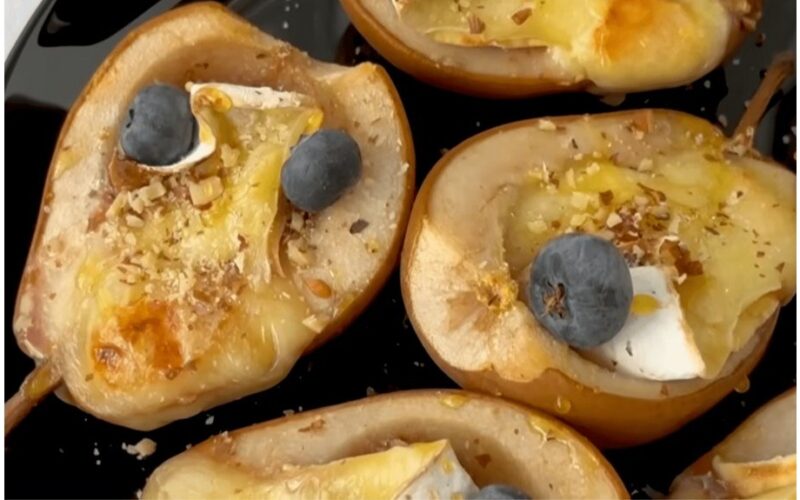 elegantiškas kriaušės kamemberto desertas