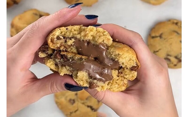 šiuolaikiniai lazdyno riešutų karamelės sausainiai