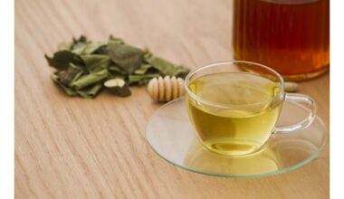 sveikas gėrimas pridėti du prieskoniai