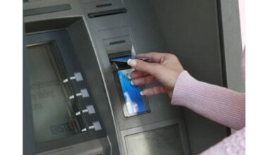 kiek grynųjų pinigų prieinama