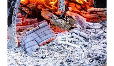 aš dedu pelenus kampą