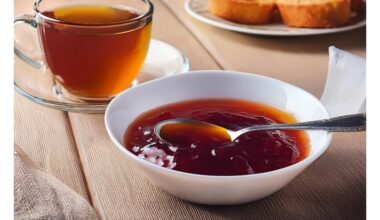 uogienė tampa tirštesnė ir aromatingesnė