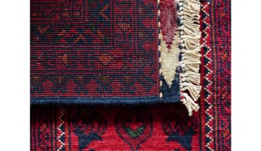 senas kilimas suteikia jaukią šilumą