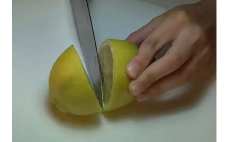 padėk citriną prie lovos