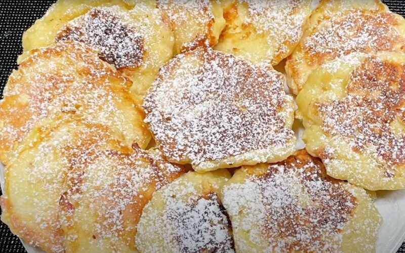 quick apple pancakes powdered sugar
