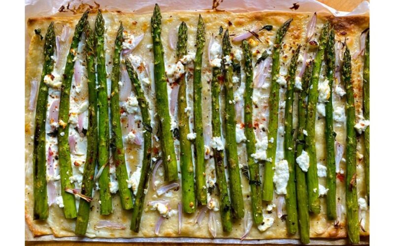 sūrus lakštinis pyragas su smidrais