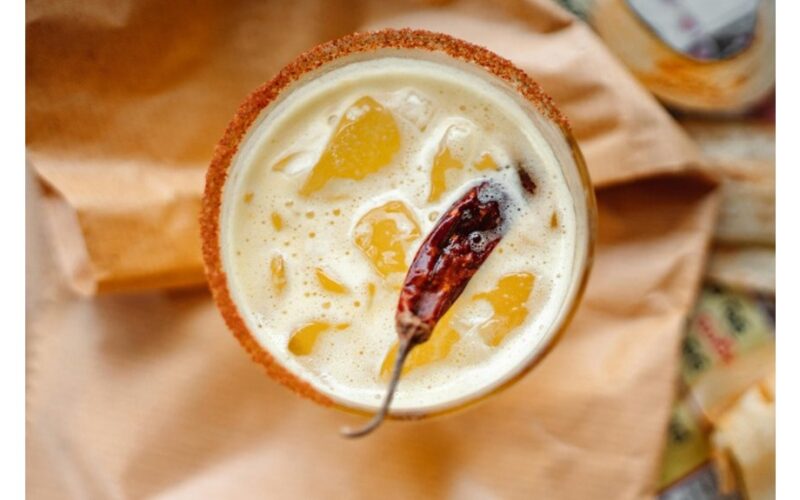 aštrus apelsinų sulčių kokteilis