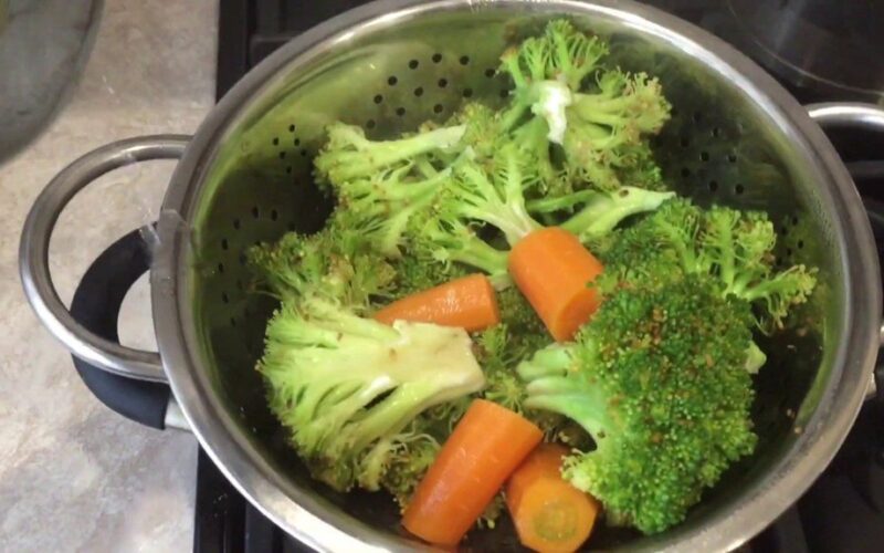 garinimas daržovių su bambuko kilimėliu