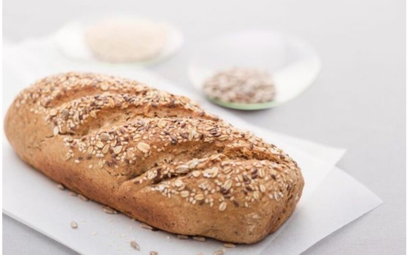 unikalus ryžių pagrindu pagamintas kaimiškas duonos kepalas