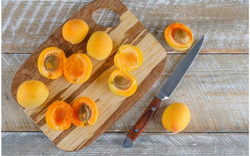 Abrikozų kauliukų branduoliai turi cianido