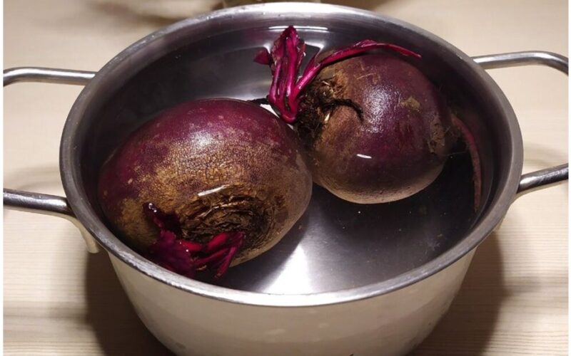 burokėlių spalva išlieka be rūgšties