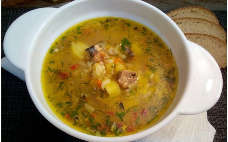 konservuotų žuvų sriubos receptas