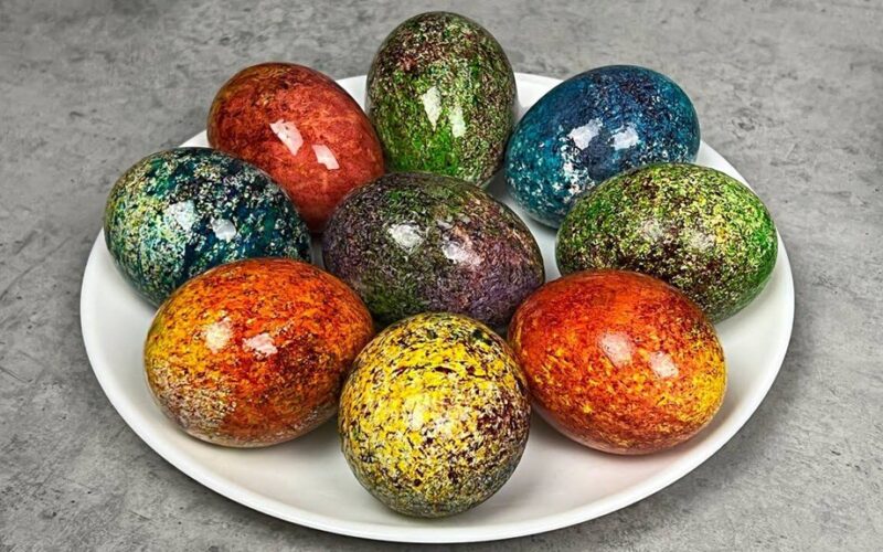 dekoratyvūs ryžių Velykų kiaušiniai