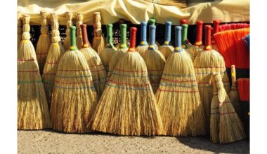 krikštamotės šluota kojinę triukas