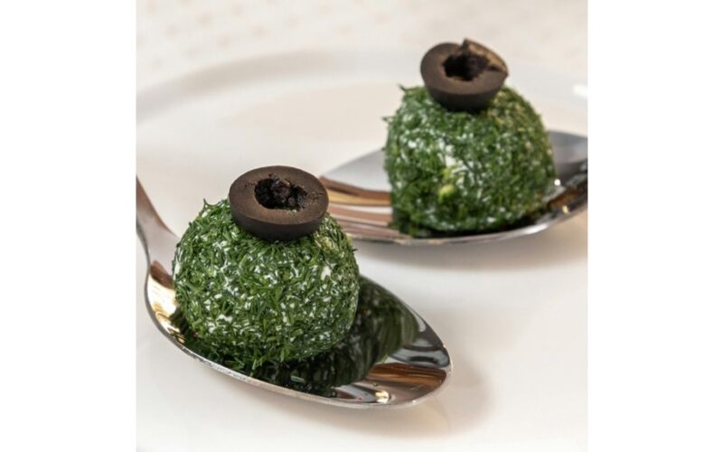 sūrio rutuliukai su žolelėmis