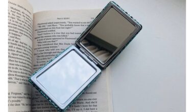 laikyti kišeninį veidrodėlį prietaringai apsaugai