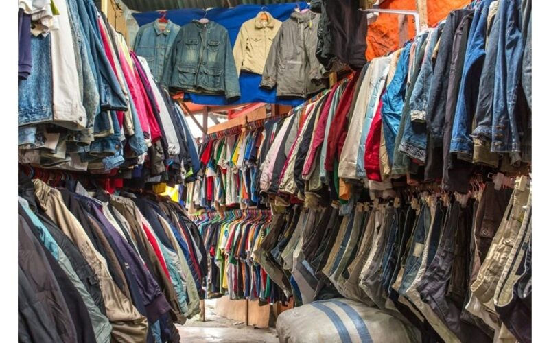 senoji moteriškė triukas pašalina kvapą