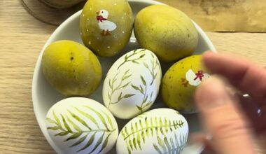 pistacijų spalvos dažyti kiaušiniai