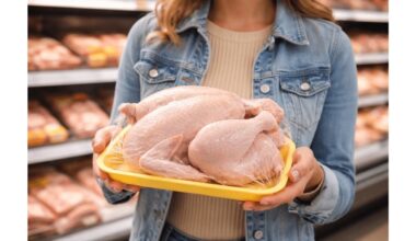 pašalinkite priedus iš parduotuvėje pirktos vištienos