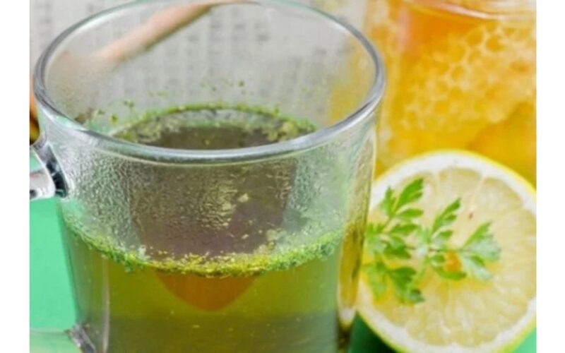 ji gėrė sulčių be valgio